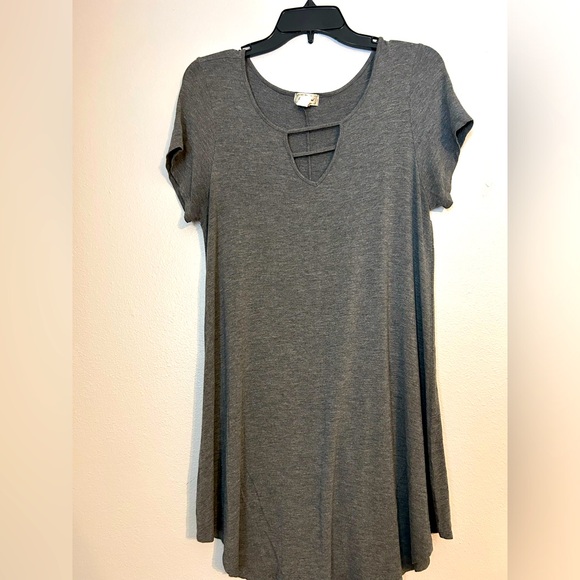 Adorable gray dress - Picture 1 of 6